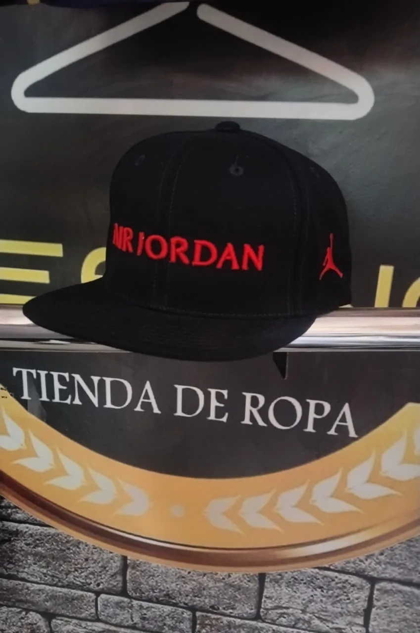 Gorra modelo 01 disponible en PRESENCIA, Cartagena